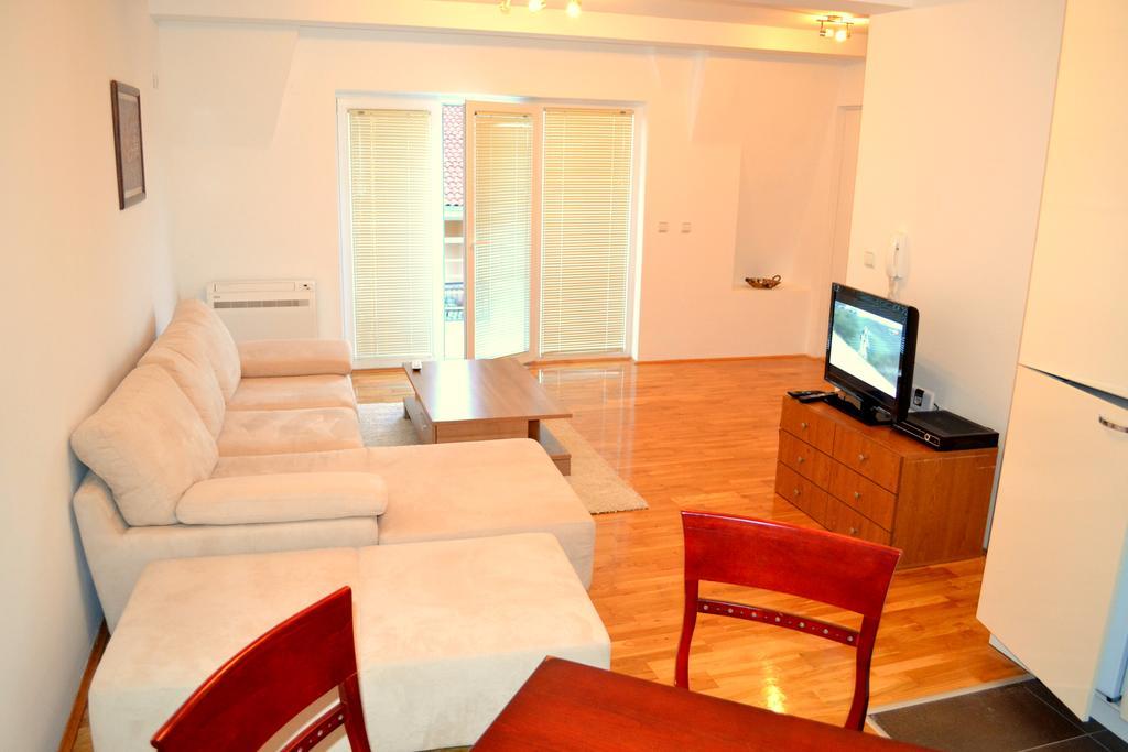 אוהריד Apartments Elena מראה חיצוני תמונה