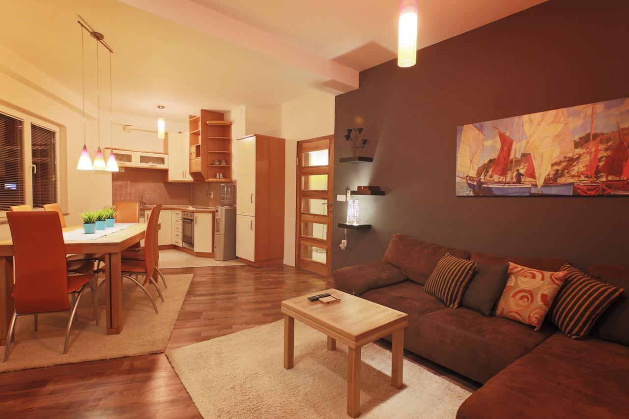 אוהריד Apartments Elena מראה חיצוני תמונה