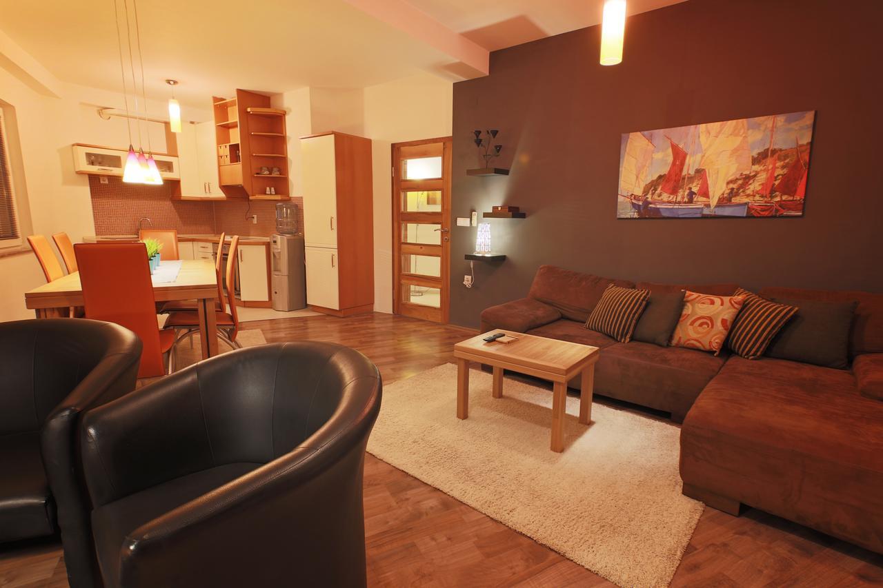 אוהריד Apartments Elena מראה חיצוני תמונה